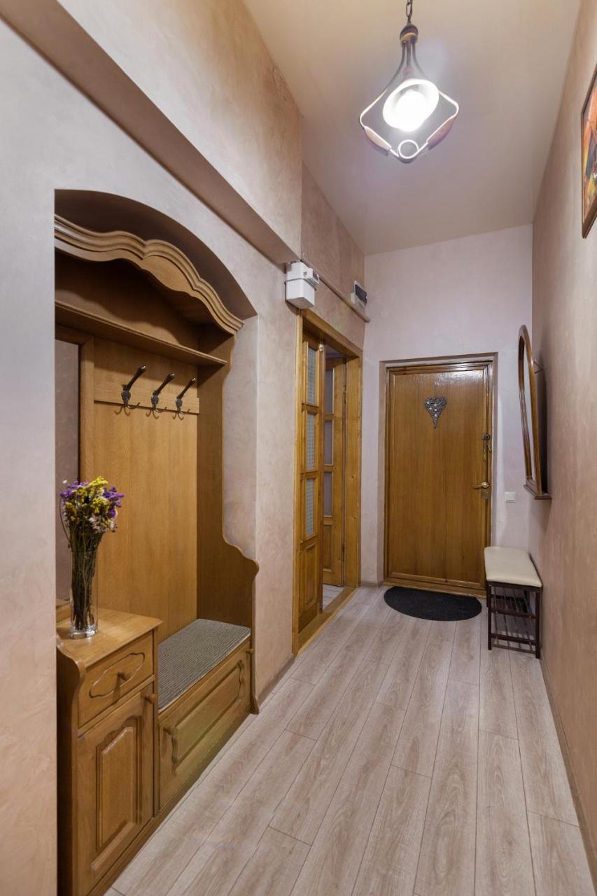 Апартаменты Friends House On Square Rynok Львов Экстерьер фото