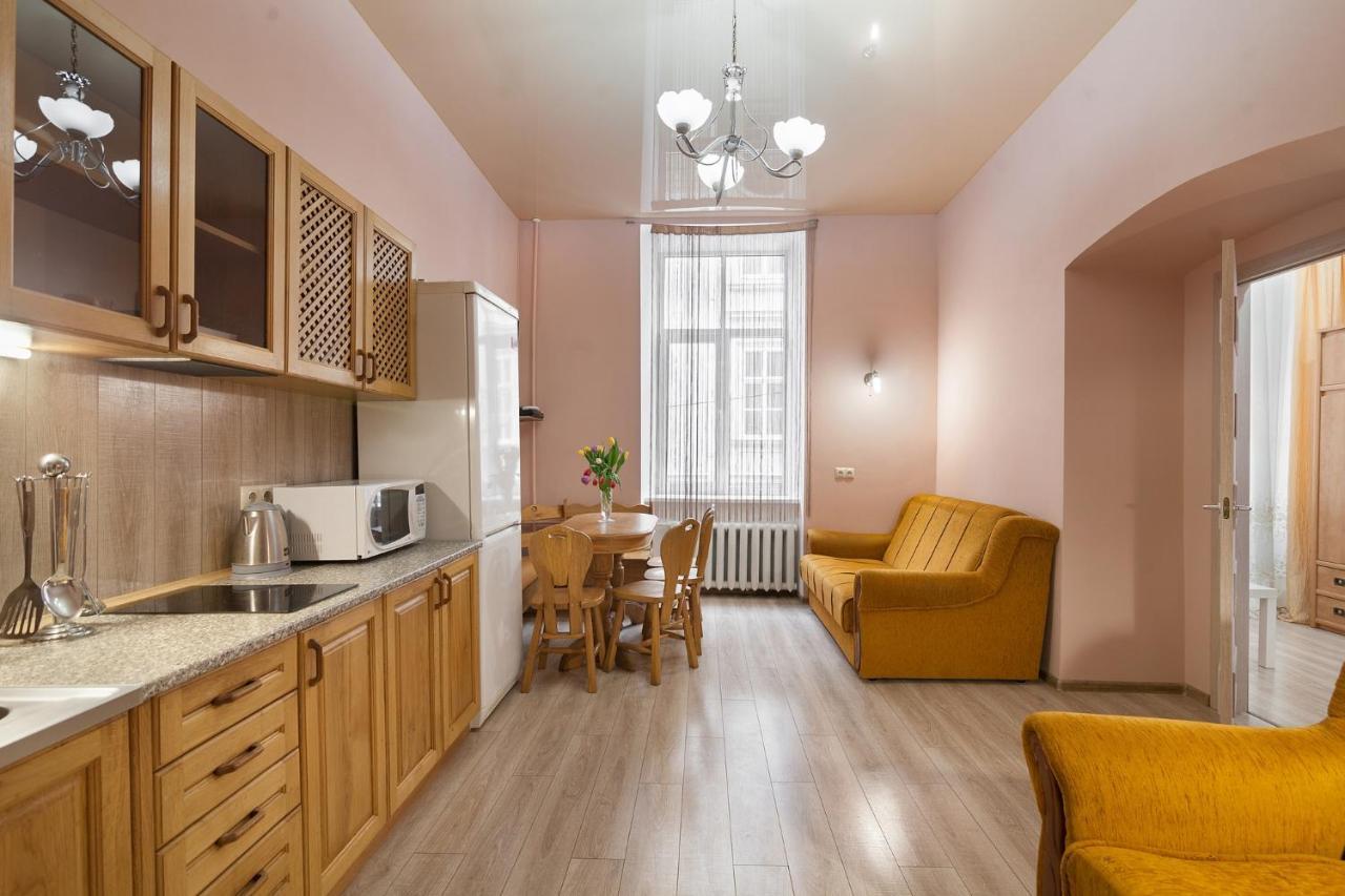 Апартаменты Friends House On Square Rynok Львов Экстерьер фото